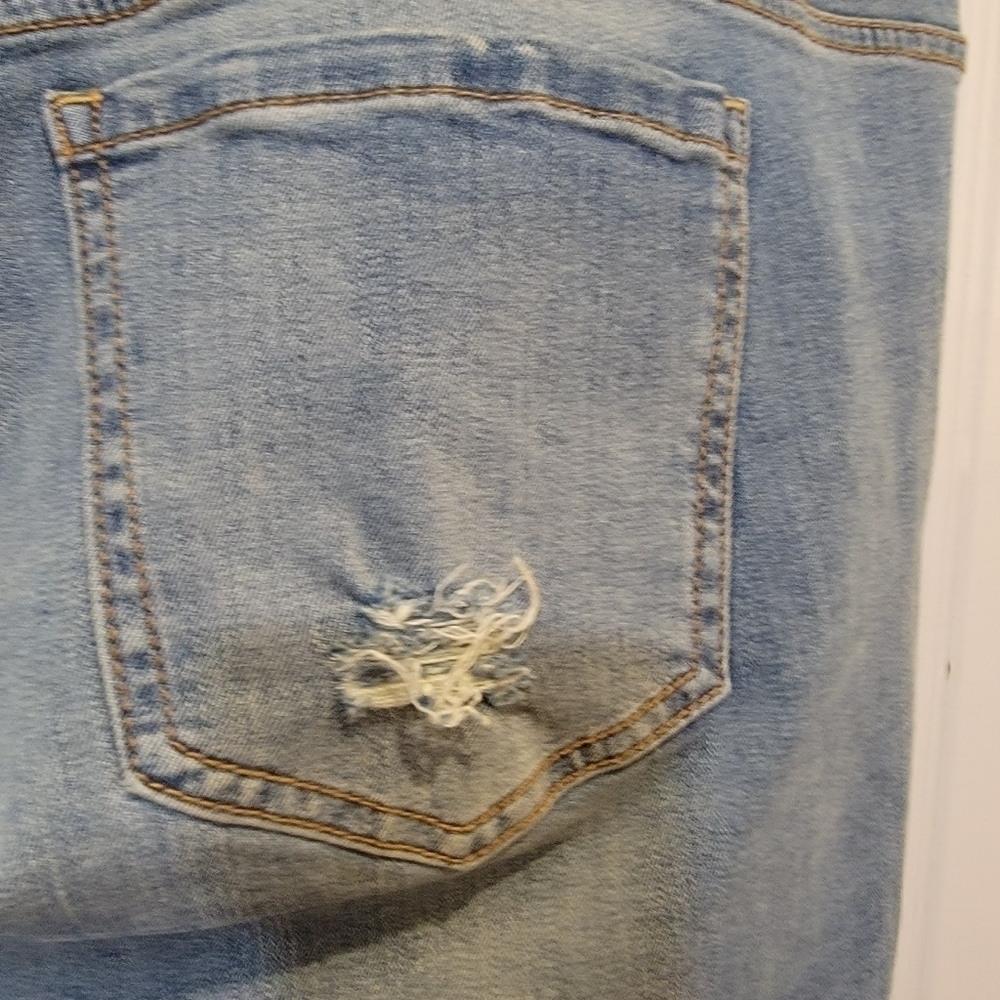 Torrid Light Wash Distressed Skinny Jeans Size 24R - Picture 8 of 17